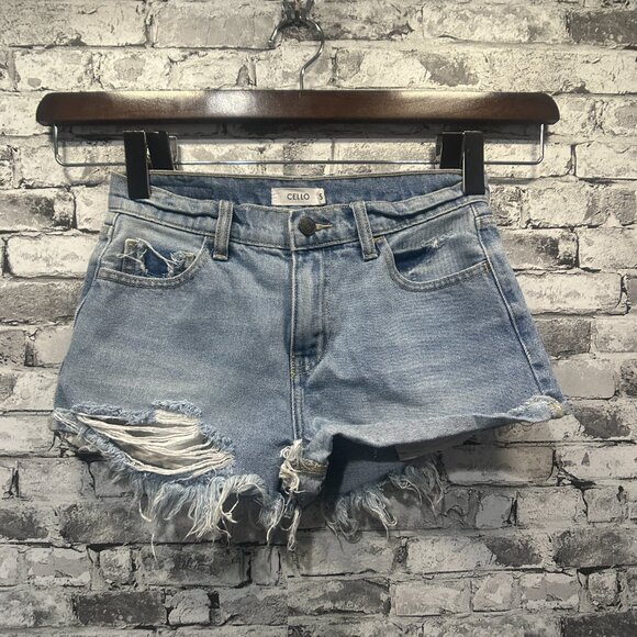 EUC Cello Distressed Denim Shorts 2' Inseam Size Small - Picture 2 of 15
